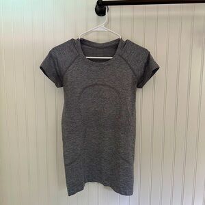 lululemon athletica Gray Swiftly Tech